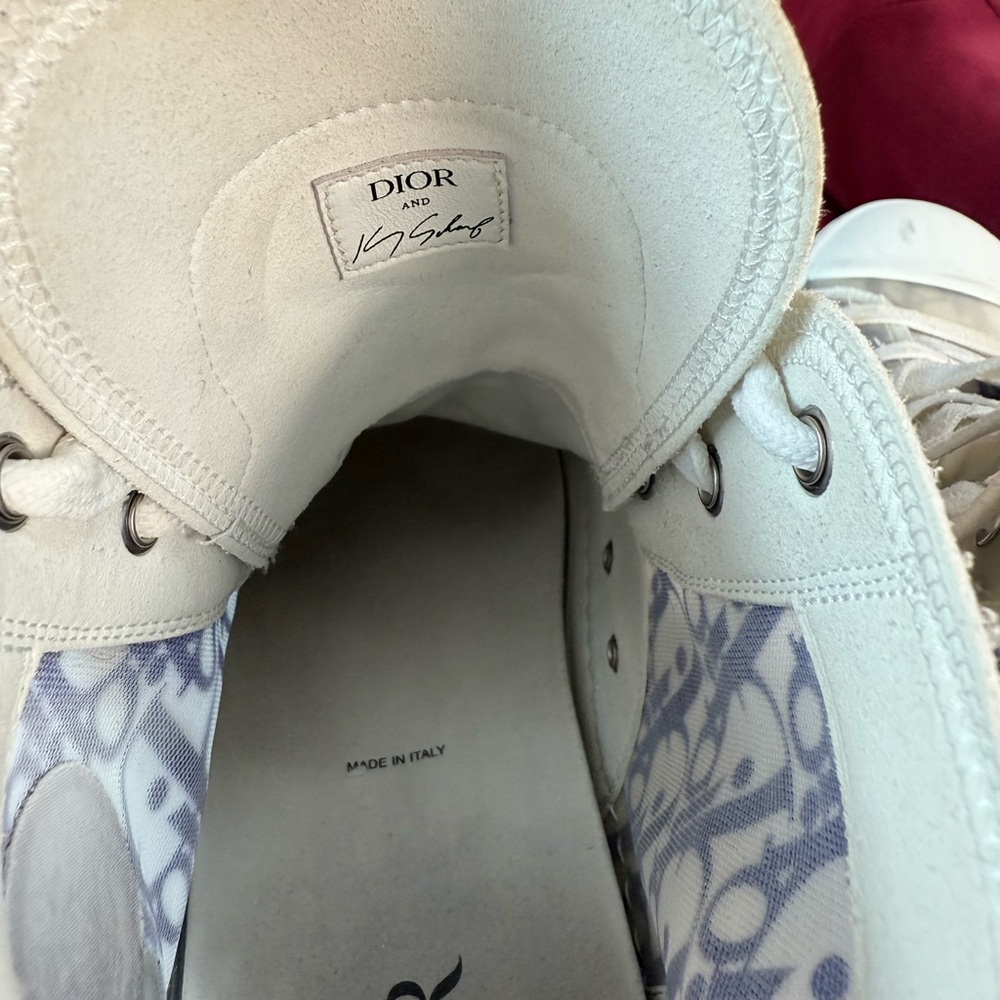 Dior White and Gray High-Top Sneakers with Blue and Green Patch - Picture 8 of 16